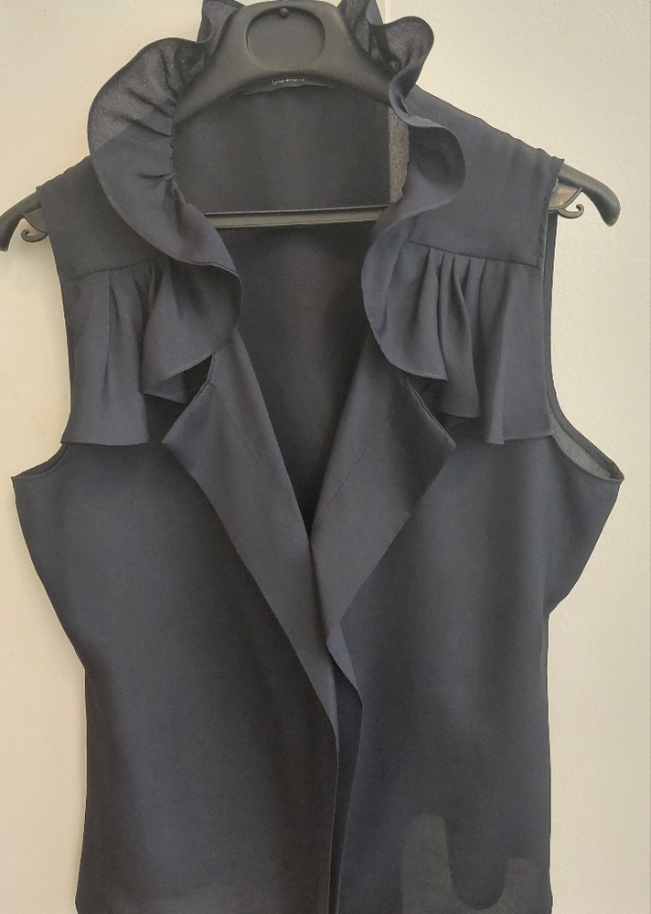 Tahari black top.